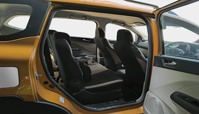 2019 Renault TRIBER RXZ, Petrol, Manual, 91,840 km, interior