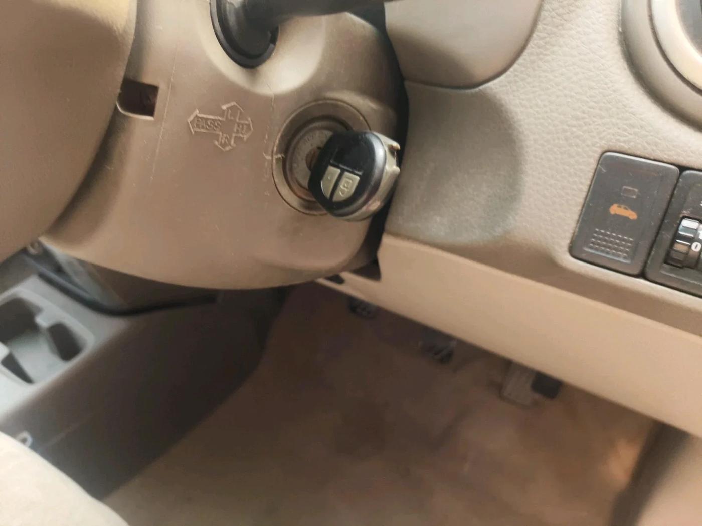 2011 Maruti SX4 VXI, CNG, Manual, 1,77,351 km, interior