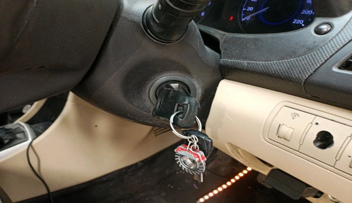 2012 Hyundai Verna FLUIDIC 1.6 VTVT SX, Petrol, Manual, 1,19,074 km, interior