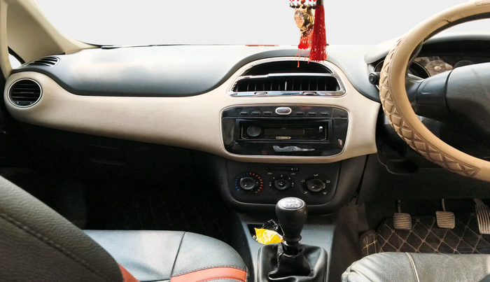 2015 Fiat Punto EVO ACTIVE 1.3 MULTIJET, Diesel, Manual, 74,890 km, interior