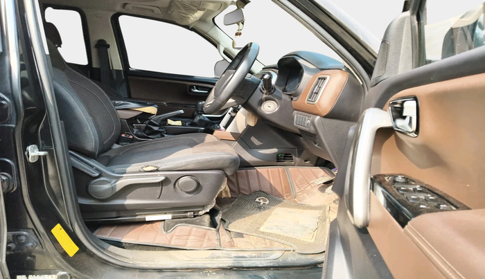 2024 Mahindra SCORPIO-N Z6 DIESEL MT 2WD 7 STR, Diesel, Manual, 77,694 km, interior