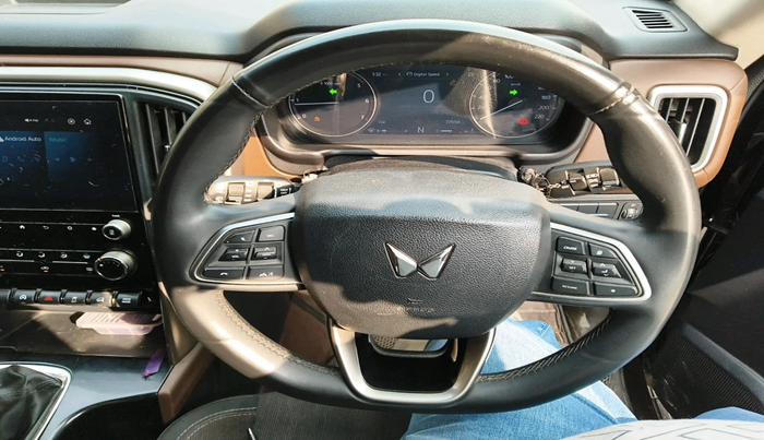 2024 Mahindra SCORPIO-N Z6 DIESEL MT 2WD 7 STR, Diesel, Manual, 77,694 km, interior