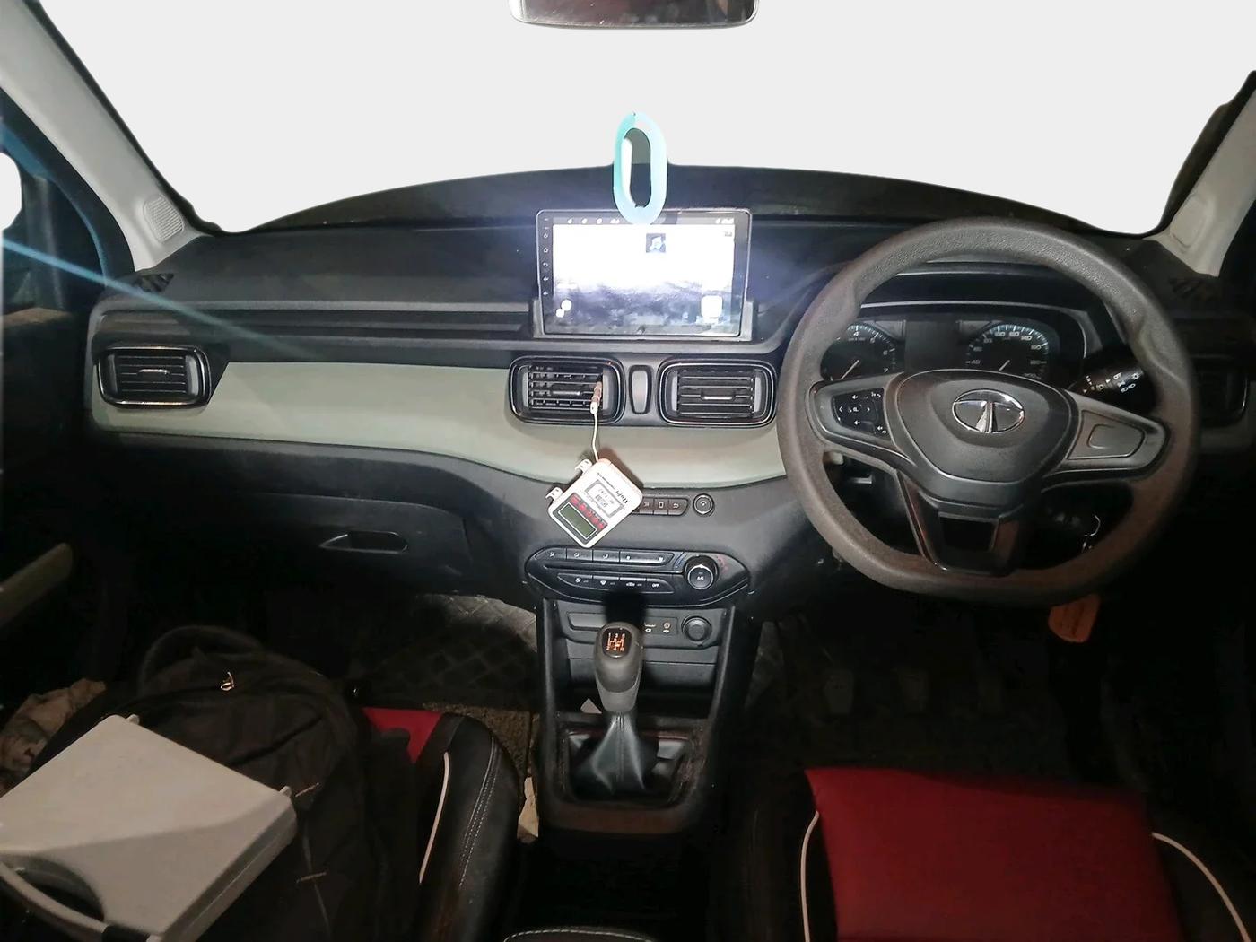 2022 Tata PUNCH ADVENTURE MT, Petrol, Manual, 41,245 km, interior