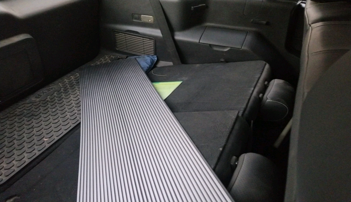 2018 Tata Hexa XTA 4X2 7 STR, Diesel, Automatic, 85,212 km, interior