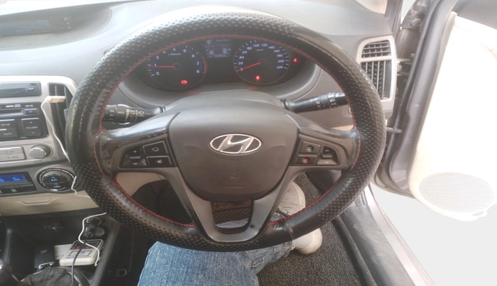 2013 Hyundai i20 ASTA 1.2, Petrol, Manual, 1,04,964 km, interior