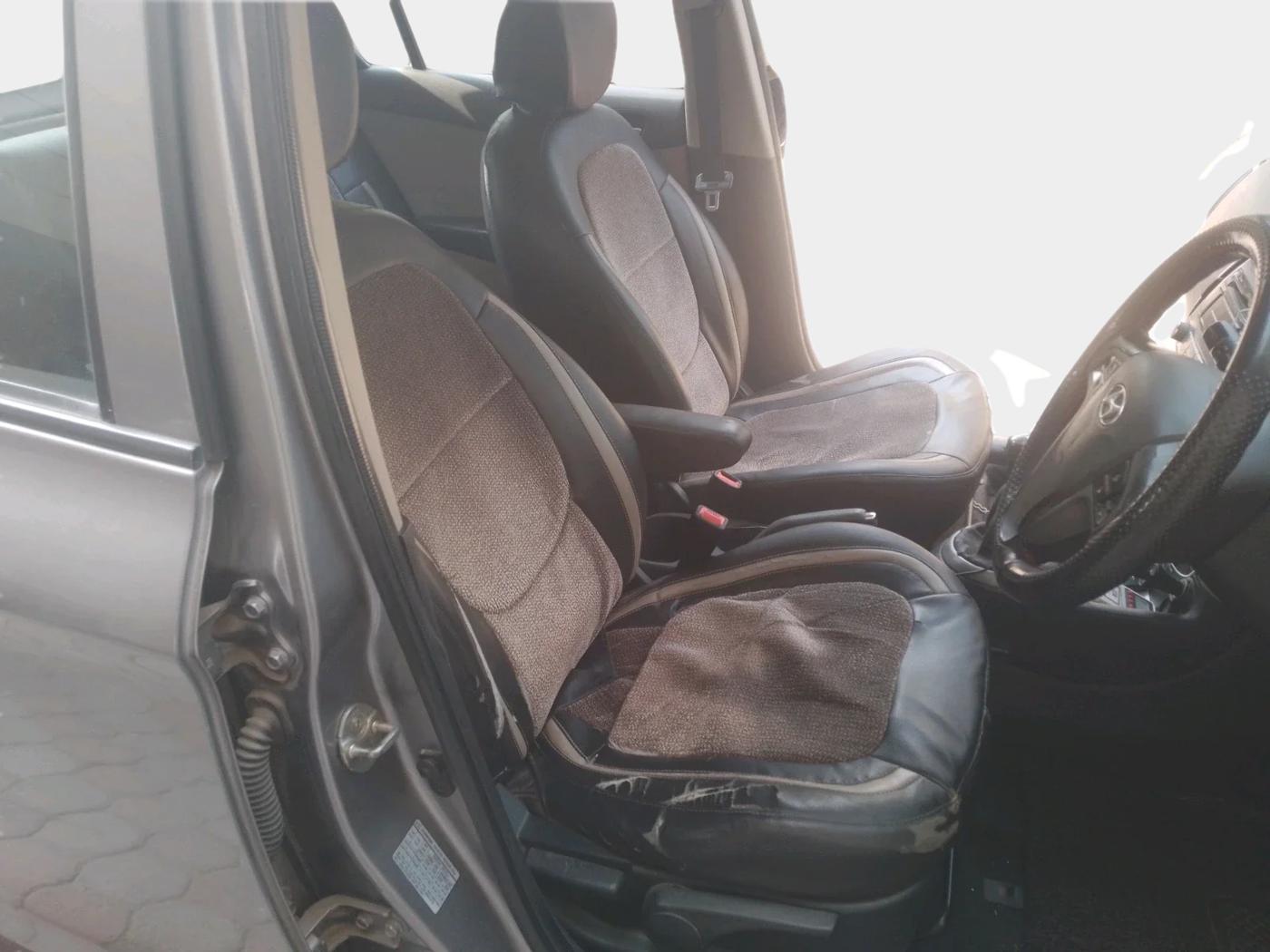 2013 Hyundai i20 ASTA 1.2, Petrol, Manual, 1,04,964 km, interior