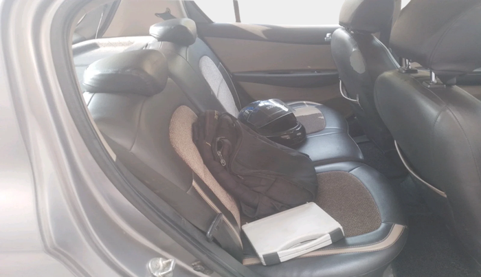 2013 Hyundai i20 ASTA 1.2, Petrol, Manual, 1,04,964 km, interior