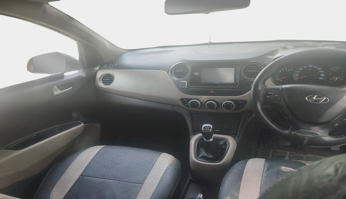 2016 Hyundai Xcent S 1.2, Petrol, Manual, 1,75,263 km, interior