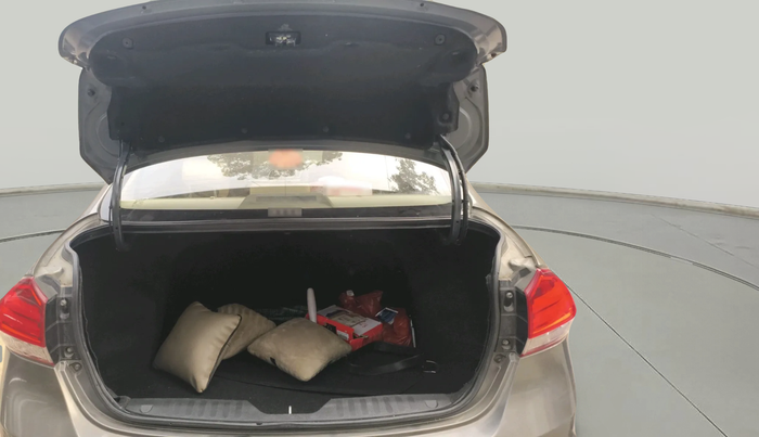 2018 Maruti Ciaz ALPHA  AT 1.5 SHVS PETROL, Petrol, Automatic, 63,279 km, exterior