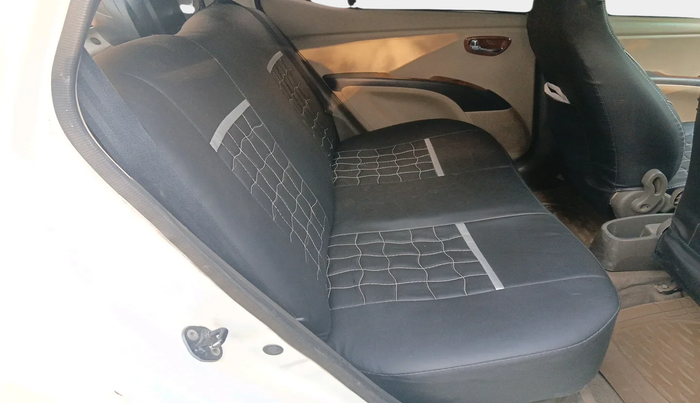 2011 Hyundai i10 MAGNA 1.2, Petrol, Manual, 1,22,396 km, interior