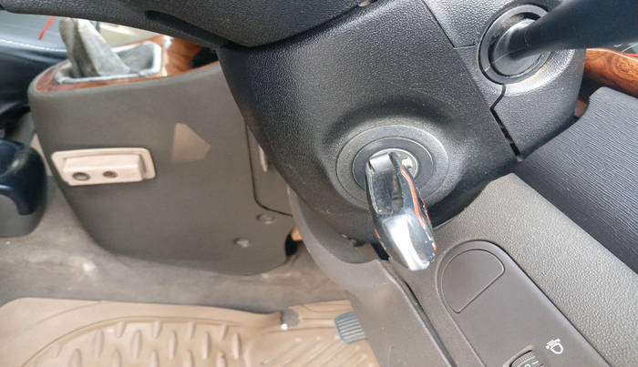 2011 Hyundai i10 MAGNA 1.2, Petrol, Manual, 1,22,396 km, interior