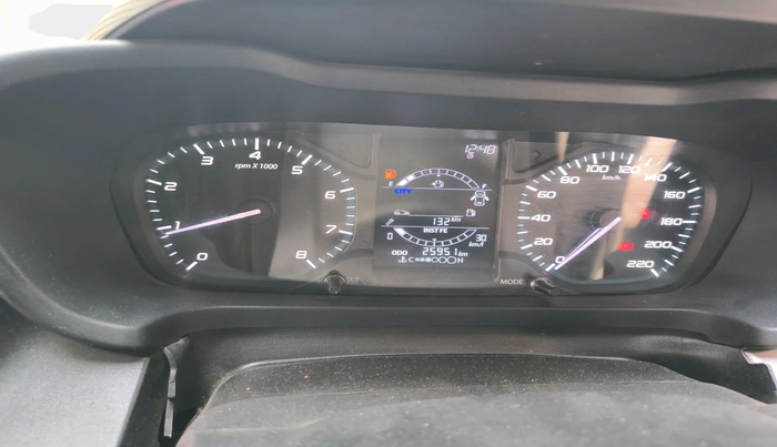 2023 Tata ALTROZ XE PETROL, Petrol, Manual, 25,951 km, interior