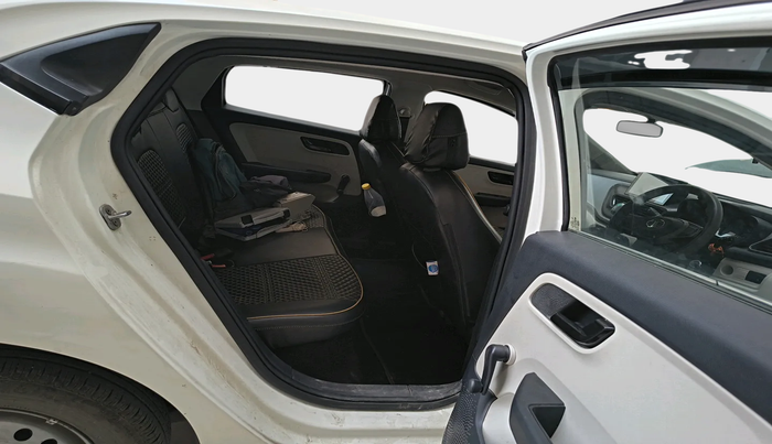 2023 Tata ALTROZ XE PETROL, Petrol, Manual, 25,951 km, interior