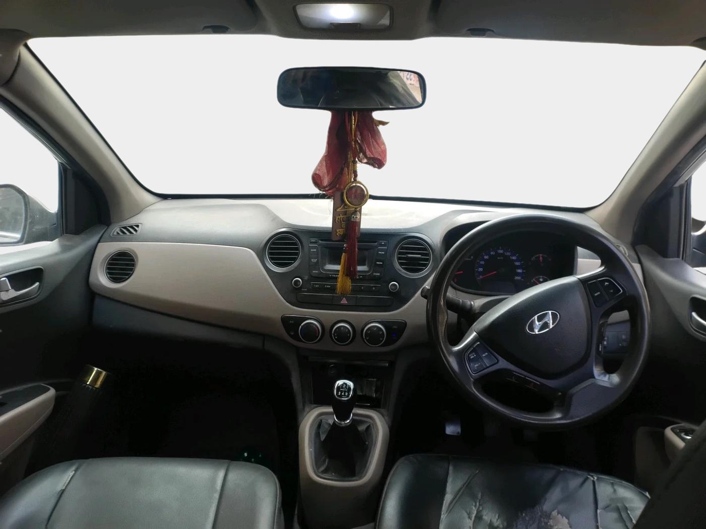 2014 Hyundai Xcent S 1.2, CNG, Manual, 1,83,247 km, interior