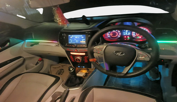 2021 Mahindra XUV300 W8 1.2 PETROL, Petrol, Manual, 50,555 km, interior