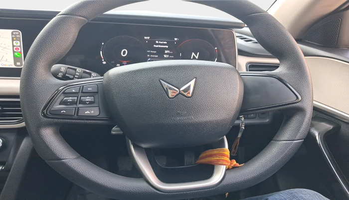 2023 Mahindra XUV700 AX 5 P MT 5 STR, Petrol, Manual, 17,368 km, interior