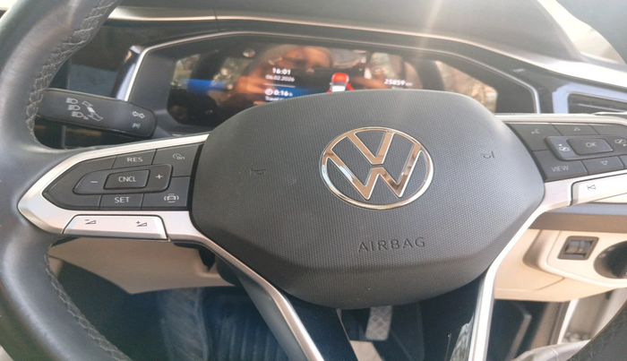 2024 Volkswagen VIRTUS TOPLINE TSI 1.0 AT, Petrol, Automatic, 25,859 km, interior