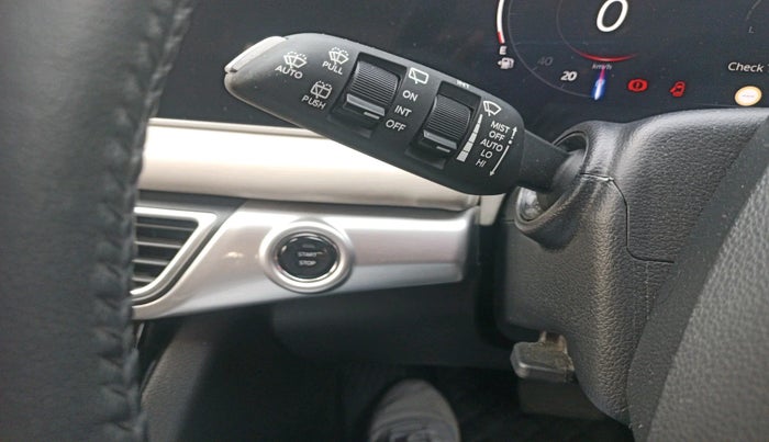 2023 Mahindra XUV700 AX 7 LUXURY D AT 7 STR, Diesel, Automatic, 85,037 km, interior