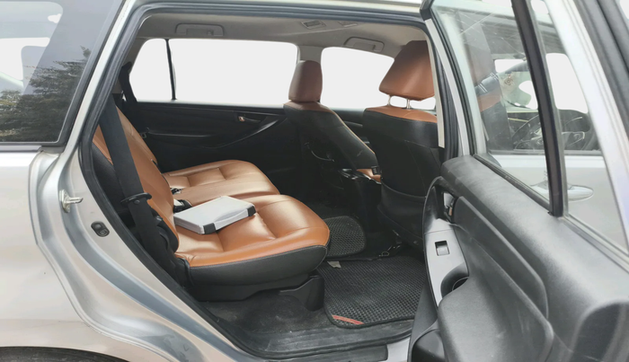 2017 Toyota Innova Crysta 2.8 GX AT 8 STR, Diesel, Automatic, 1,84,019 km, interior