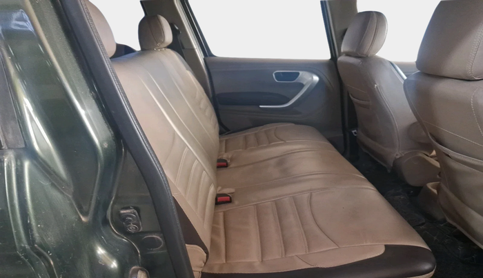 2017 Mahindra TUV300 T8, Diesel, Manual, 97,104 km, interior