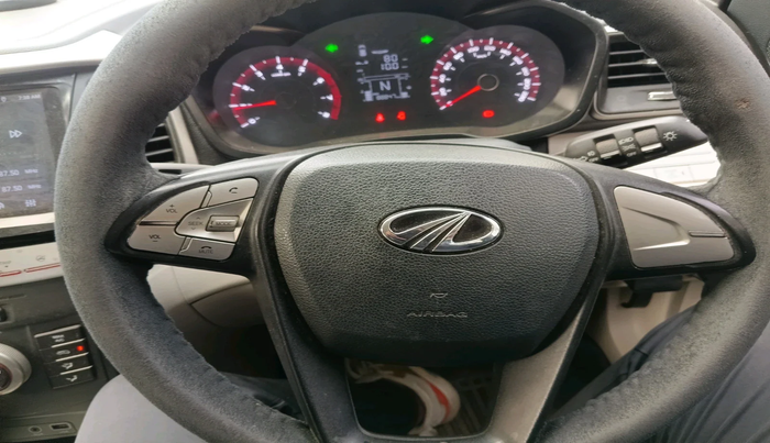 2020 Mahindra XUV300 W6 1.2 PETROL, Petrol, Manual, 88,847 km, interior