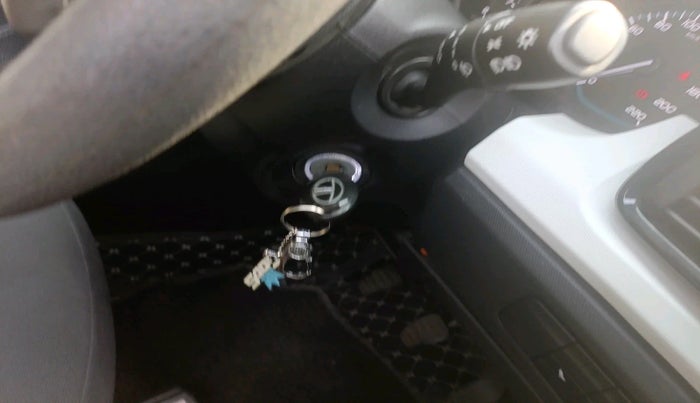 2022 Tata PUNCH PURE MT, Petrol, Manual, 21,535 km, interior