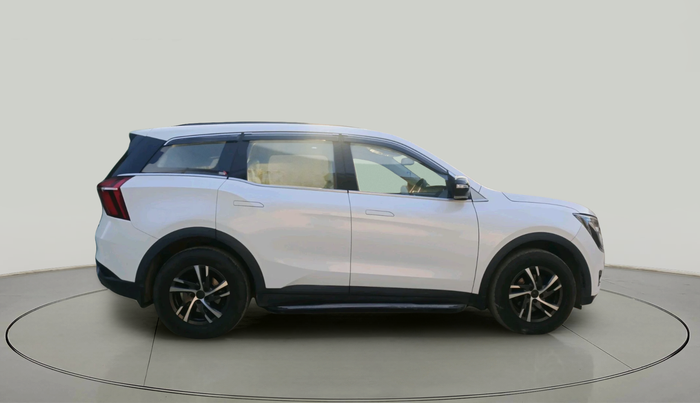 2022 Mahindra XUV700 AX 5 D MT 7 STR, Diesel, Manual, 32,193 km, exterior