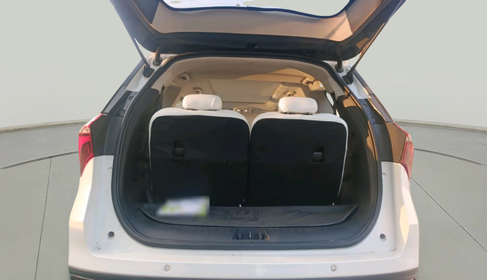 2022 Mahindra XUV700 AX 5 D MT 7 STR, Diesel, Manual, 32,193 km, exterior