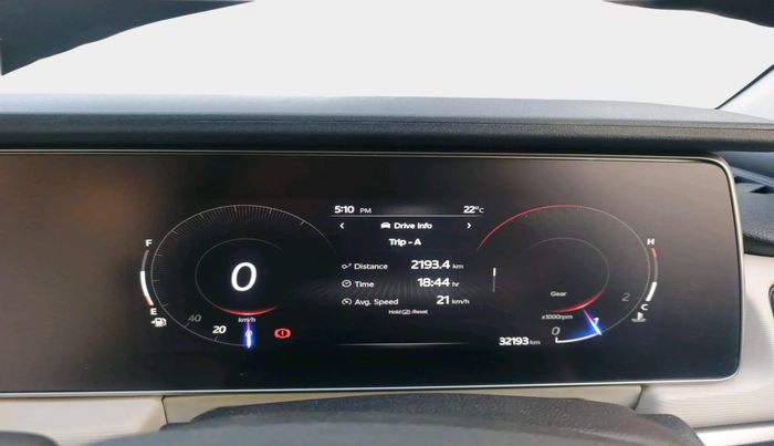 2022 Mahindra XUV700 AX 5 D MT 7 STR, Diesel, Manual, 32,193 km, interior