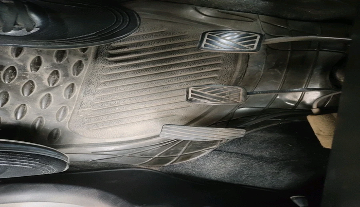 2013 Maruti Wagon R 1.0 LXI, Petrol, Manual, 1,07,978 km, interior