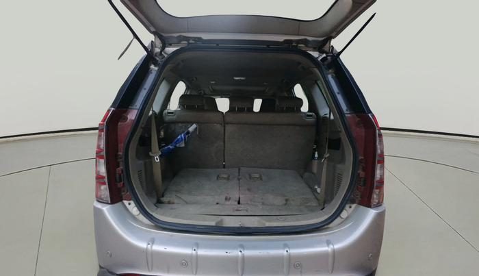 2016 Mahindra XUV500 W10 1.99, Diesel, Manual, 1,42,139 km, exterior