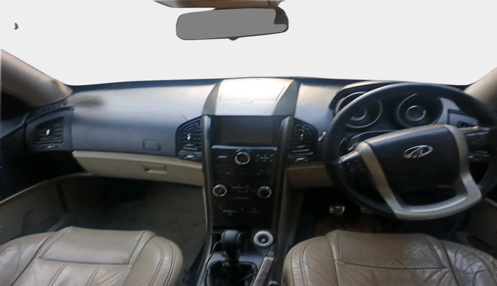 2016 Mahindra XUV500 W10 1.99, Diesel, Manual, 1,42,139 km, interior