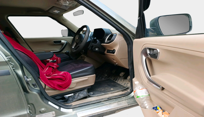 2022 Mahindra BOLERO NEO N 10, Diesel, Manual, 22,850 km, interior
