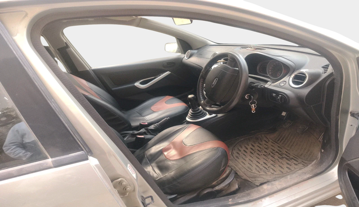 2011 Ford Figo TITANIUM 1.2 PETROL, Petrol, Manual, 1,14,108 km, interior