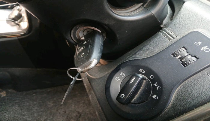 2018 Tata Hexa XT 4X2 6 STR, Diesel, Manual, 1,24,144 km, interior