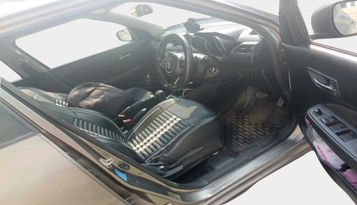 2018 Maruti Swift VXI AMT, Petrol, Automatic, 1,00,997 km, interior