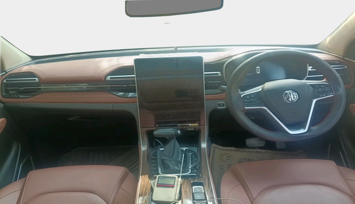 2024 MG HECTOR PLUS SHARP PRO 1.5 PETROL TURBO CVT 7 STR, Petrol, Automatic, 19,233 km, interior