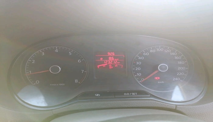 2013 Volkswagen Vento HIGHLINE 1.6 MPI, Petrol, Manual, 1,23,456 km, interior