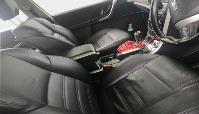 2019 Mahindra XUV500 W7 AT, Diesel, Automatic, 1,14,877 km, interior