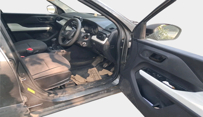 2022 Tata PUNCH PURE MT, Petrol, Manual, 80,483 km, interior