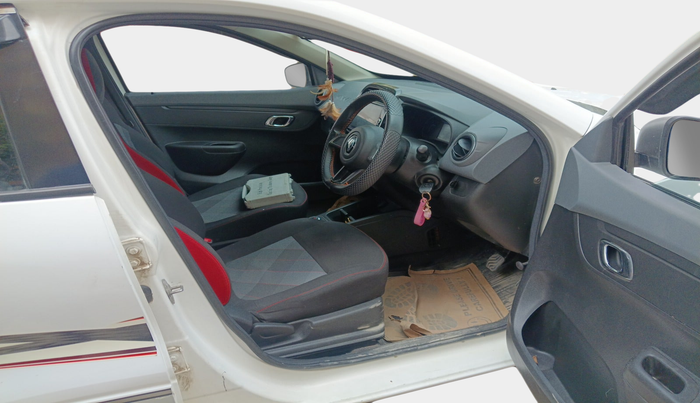 2020 Renault Kwid RXT 1.0 AMT, Petrol, Automatic, 28,204 km, interior