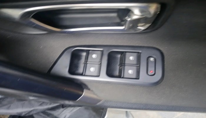 2021 Tata Safari XZ PLUS, Diesel, Manual, 31,903 km, interior