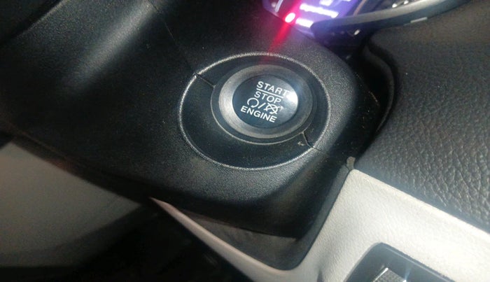 2017 Jeep Compass LIMITED 2.0 DIESEL, Diesel, Manual, 1,19,299 km, interior