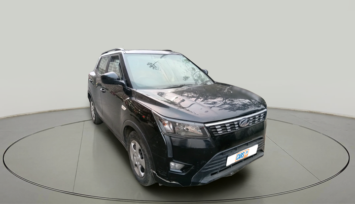 2021 Mahindra XUV300 W6 1.2 PETROL, Petrol, Manual, 70,691 km, exterior