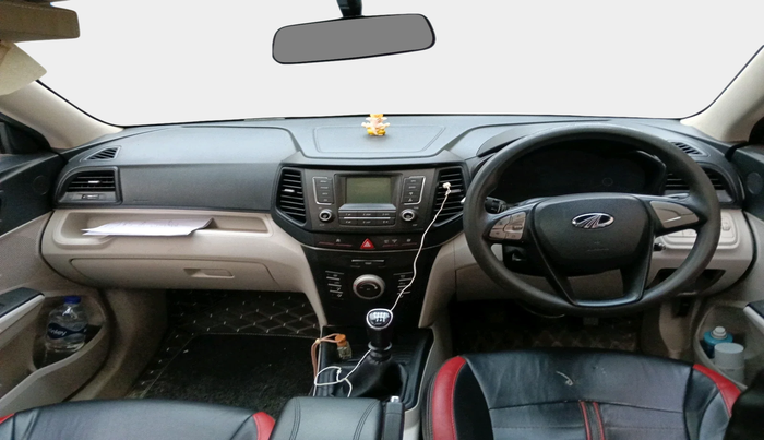 2021 Mahindra XUV300 W6 1.2 PETROL, Petrol, Manual, 70,691 km, interior