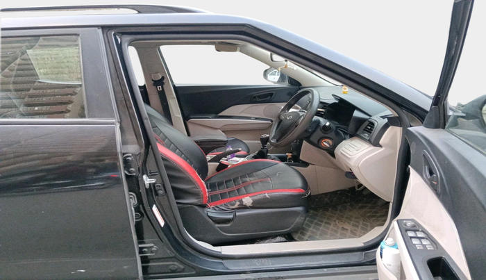 2021 Mahindra XUV300 W6 1.2 PETROL, Petrol, Manual, 70,691 km, interior