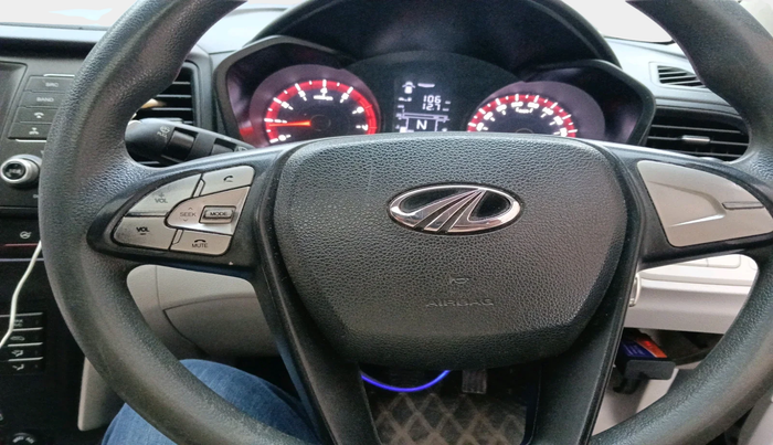 2021 Mahindra XUV300 W6 1.2 PETROL, Petrol, Manual, 70,691 km, interior