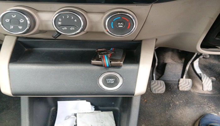 2022 Renault TRIBER RXZ, Petrol, Manual, 32,392 km, interior