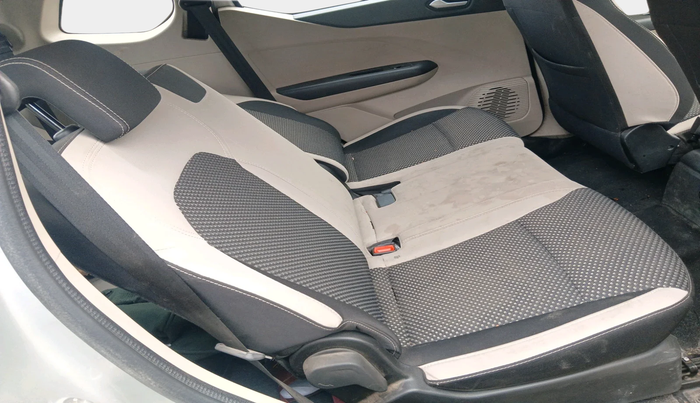 2022 Renault TRIBER RXZ, Petrol, Manual, 32,392 km, interior