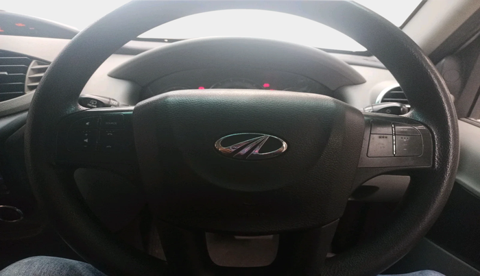 2016 Mahindra NUVOSPORT N8 AMT, Diesel, Automatic, 88,655 km, interior